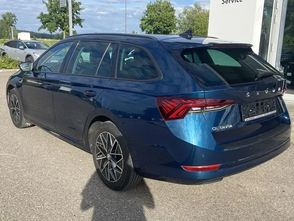 Gebraucht Skoda Octavia Clever 116 PS (85 kW) 2022 Blau Kombi
