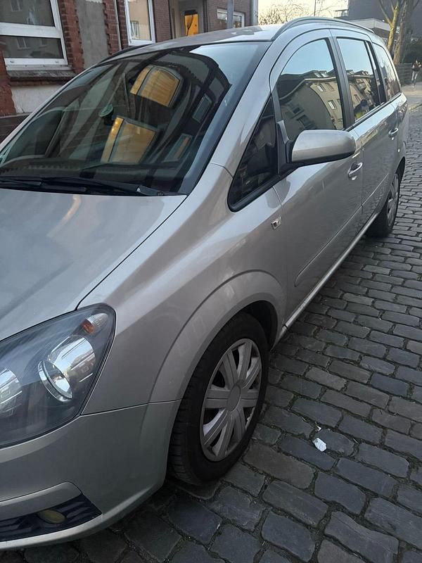 Gebraucht Opel Zafira 2007 Silber Van / Kleinbus