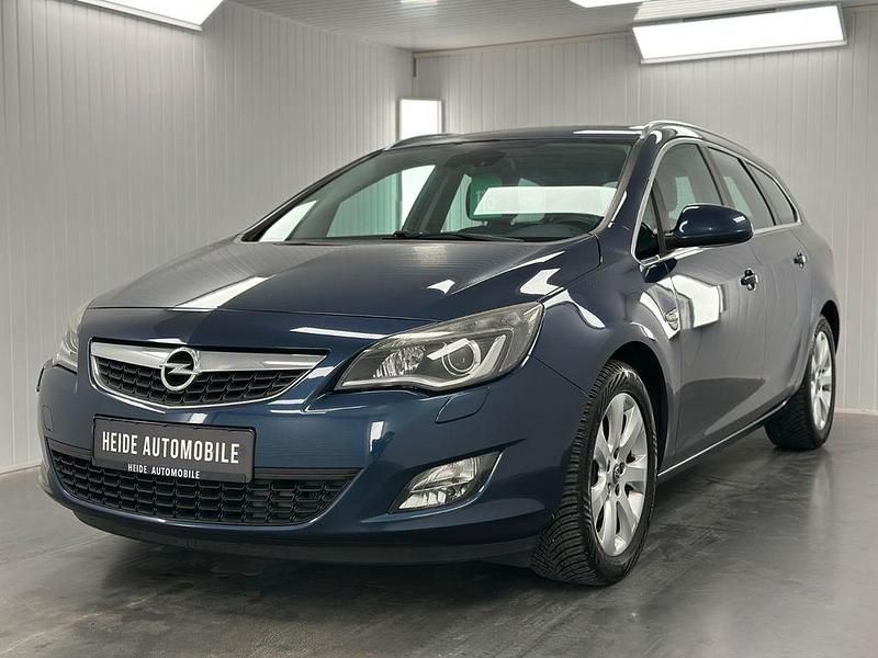 Blau Gebraucht 2011 Opel Astra Innovation Kombi | 6.990 € (Teuer) - Bild 1/4
