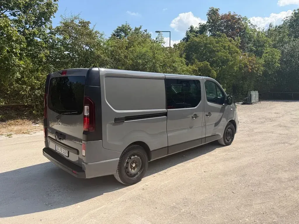 Gebraucht Opel Vivaro 147 PS (108 kW) 2017 Grau Van / Kleinbus