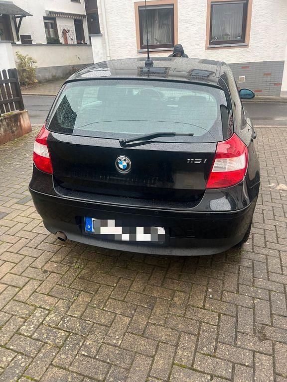Gebraucht BMW 116 116 PS (85 kW) 2004 Schwarz Kleinwagen