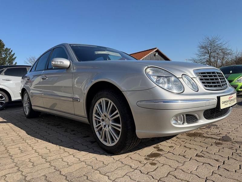 Gebraucht Mercedes E240 Classic 177 PS (130 kW) 2002 Silber Limousine
