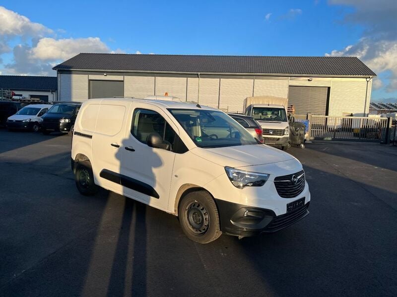 Gebraucht Opel Combo 102 PS (75 kW) 2019 Weiß Van / Kleinbus