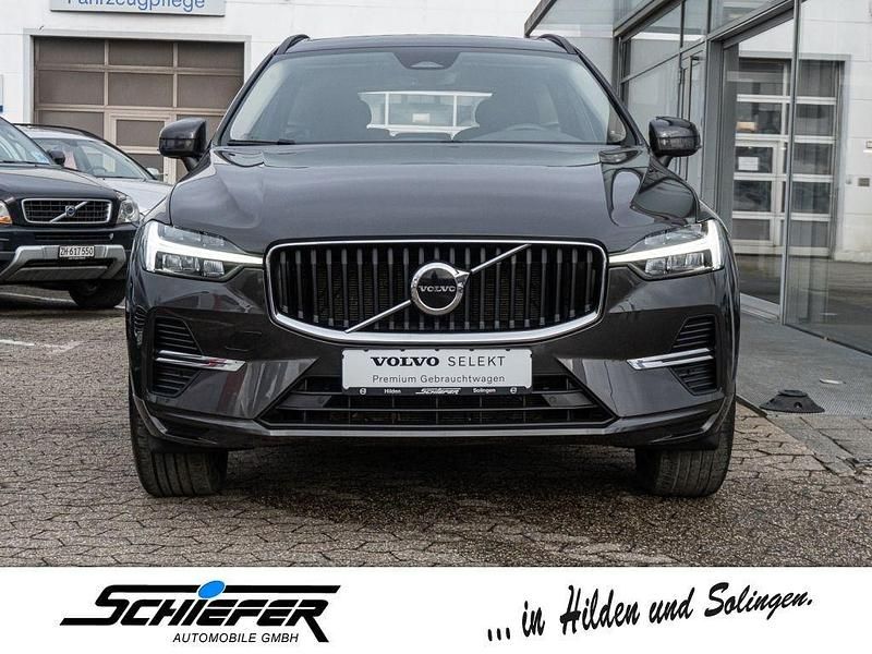 Gebraucht Volvo XC60 Core 197 PS (144 kW) 2022 Grau SUV