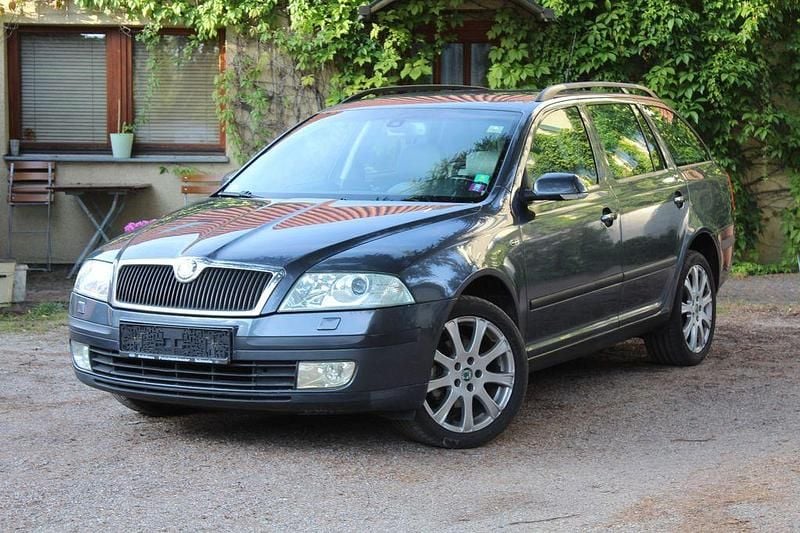 Grau Gebraucht 2008 Skoda Octavia LAURIN & KLEMENT Kombi | 3.499 € (Guter Preis) - Bild 1/4