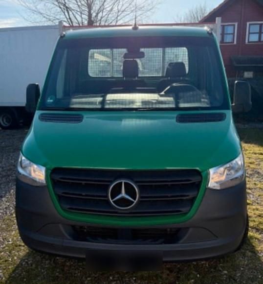 Gebraucht Mercedes Sprinter 170 PS (125 kW) 2023 Grün Van