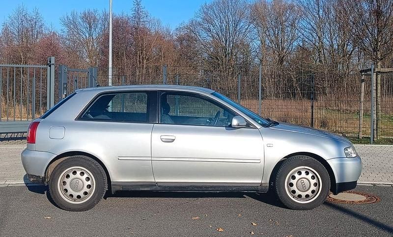 Usata Audi A3 102 CV (75 kW) 2002 Argento Utilitaria