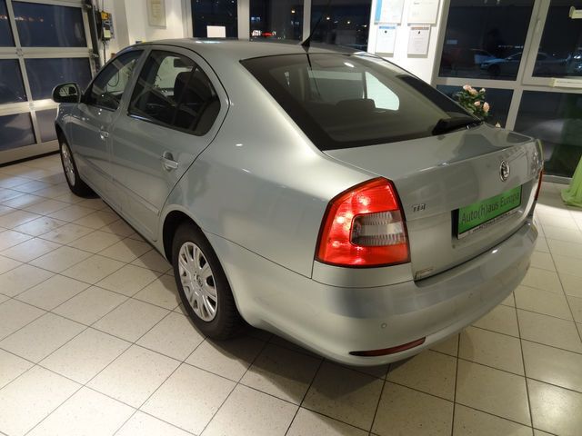 Gebraucht Skoda Octavia Elegance 105 PS (77 kW) 2009 Grün metallic Limousine
