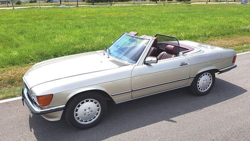 Grau Gebraucht 1987 Mercedes 560 Cabrio | 29.999 € - Bild 1/4