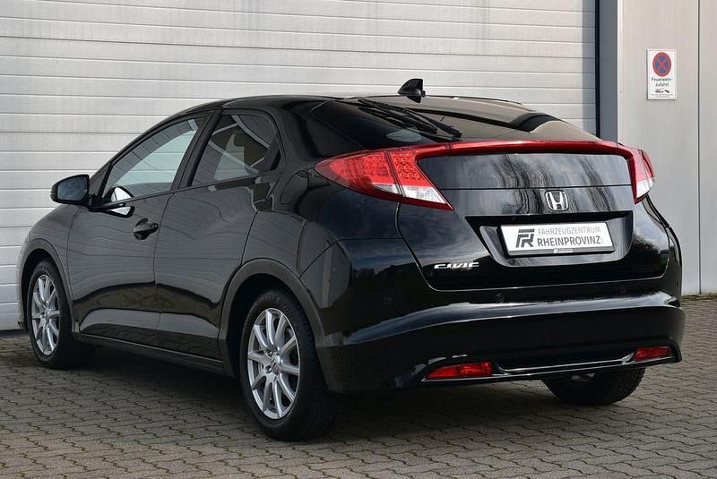 Gebraucht Honda Civic Lifestyle 141 PS (103 kW) 2014 Schwarz Limousine
