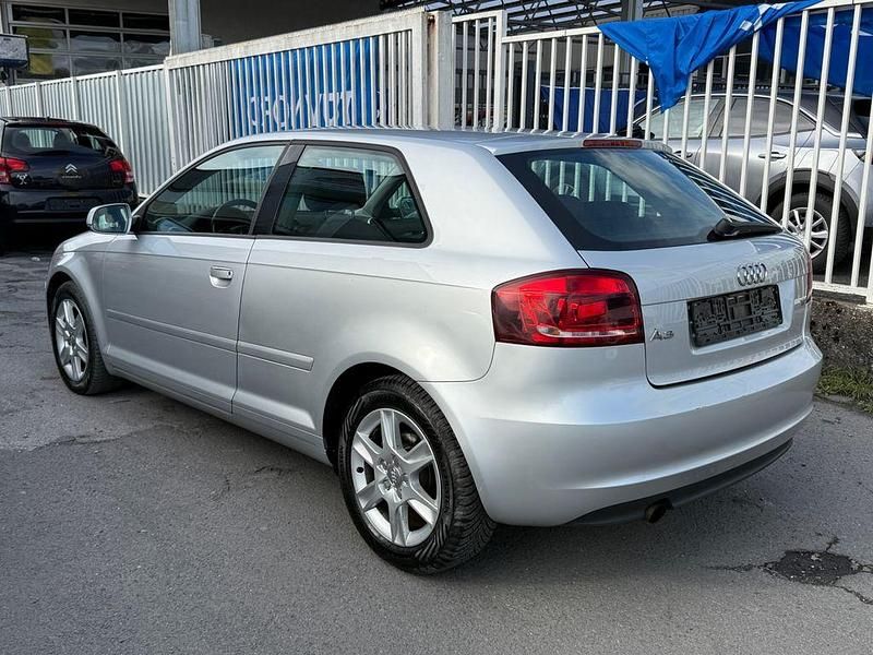 Gebraucht Audi A3 Attraction 105 PS (77 kW) 2011 Silber Kleinwagen