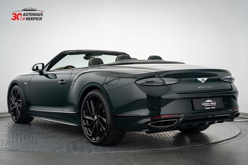 Neu Bentley Continental 782 PS (575 kW) 2025 Grün Limousine