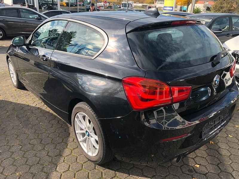 Gebraucht BMW 116 Advantage 109 PS (80 kW) 2016 Schwarz Kleinwagen