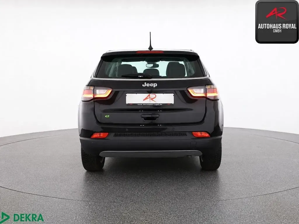 Neu Jeep Compass Altitude 131 PS (96 kW) 2025 Schwarz SUV