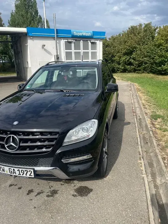 Gebraucht Mercedes ML350 AMG 258 PS (189 kW) 2011 Schwarz SUV