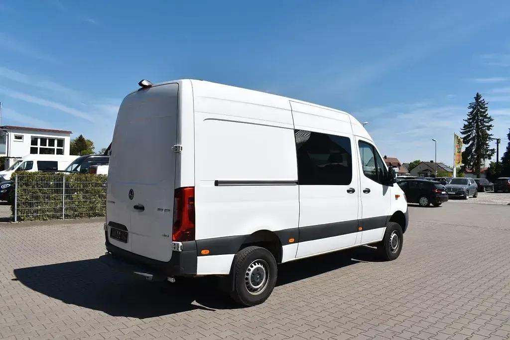 Używany Mercedes Sprinter 163 KM (119 kW) 2021 Biały Van