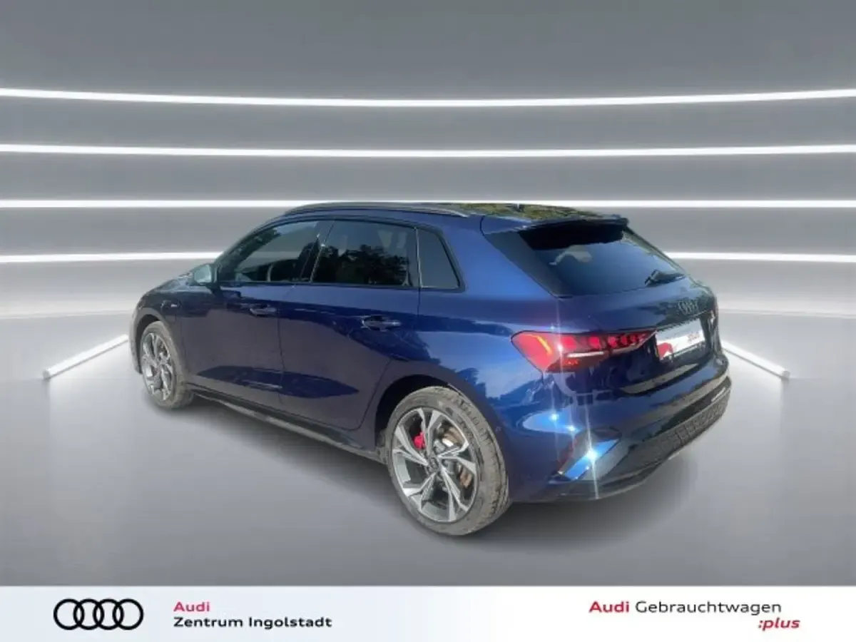 Gebraucht Audi A3 Sportback e-tron Comfort 272 PS (200 kW) 2026 Navarrablau metallic Kleinwagen