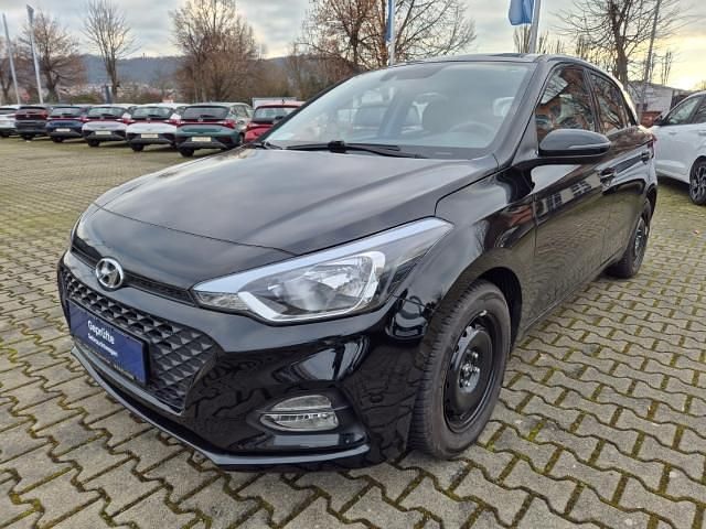Schwarz Gebraucht 2019 Hyundai i20 Trend Kleinwagen | 15.985 € (Etwas zu teuer) - Bild 1/4