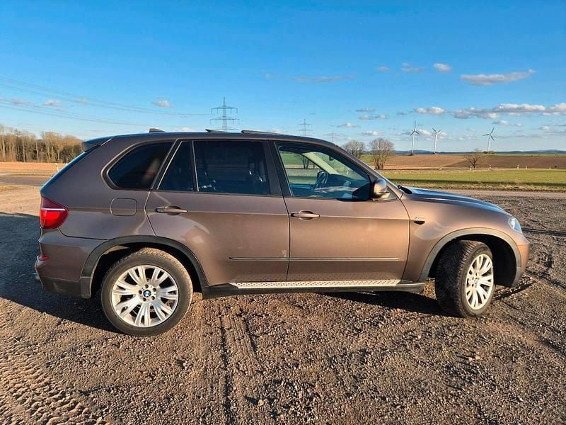 Gebraucht BMW X5 306 PS (225 kW) 2010 Braun SUV