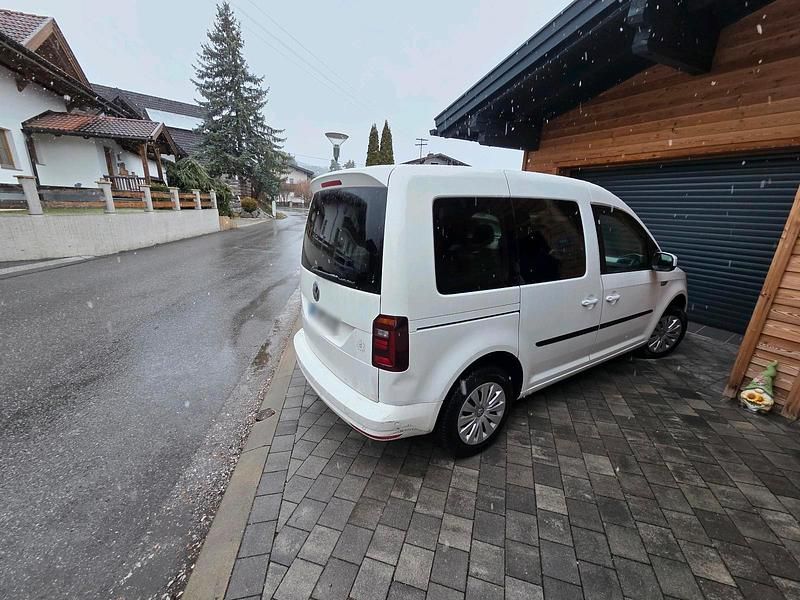 Gebraucht VW Caddy 102 PS (75 kW) 2016 Weiß Van / Kleinbus
