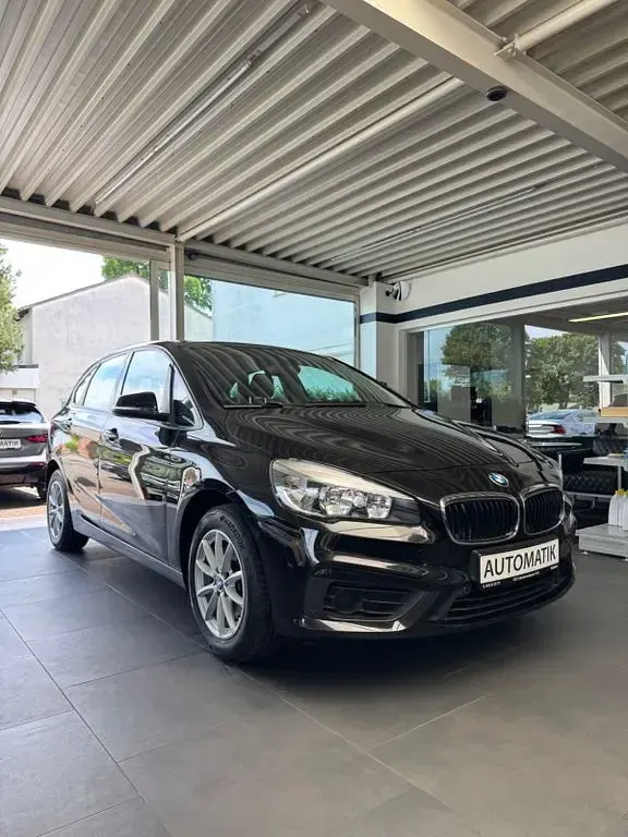 Gebraucht BMW 218 Basis 136 PS (100 kW) 2015 Schwarz Kombi