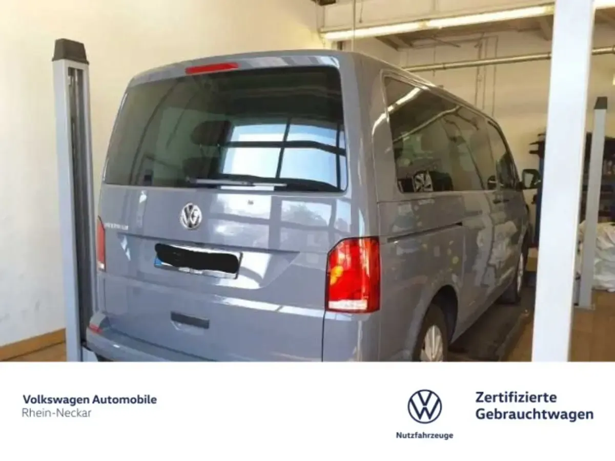 Używany VW Multivan Trendline 150 KM (110 kW) 2021 Minivan