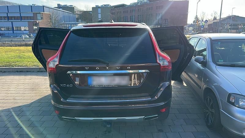 Używany Volvo XC60 215 KM (158 kW) 2013 Brązowy SUV
