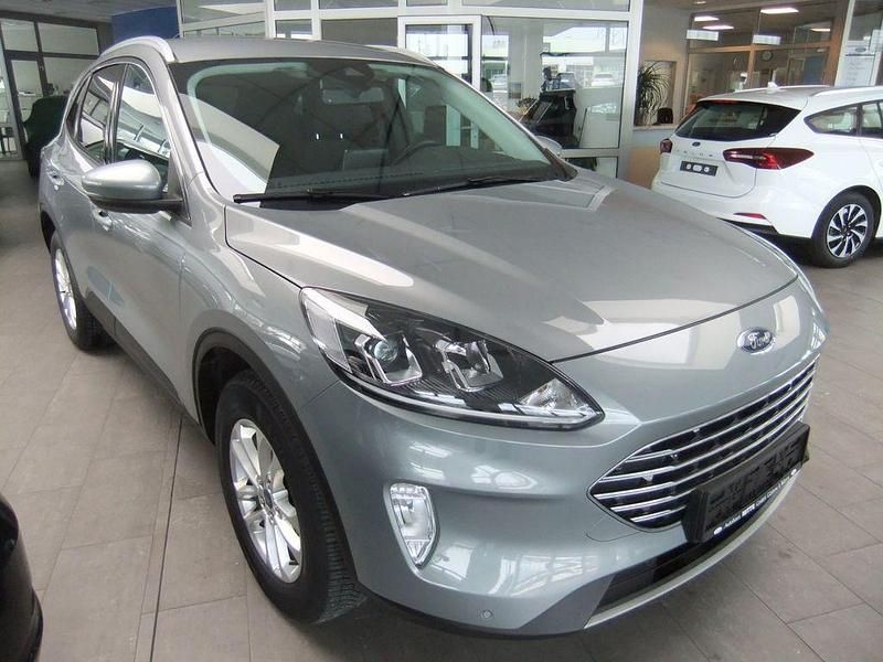 Gebraucht Ford Kuga Titanium 152 PS (111 kW) 2022 Silber SUV