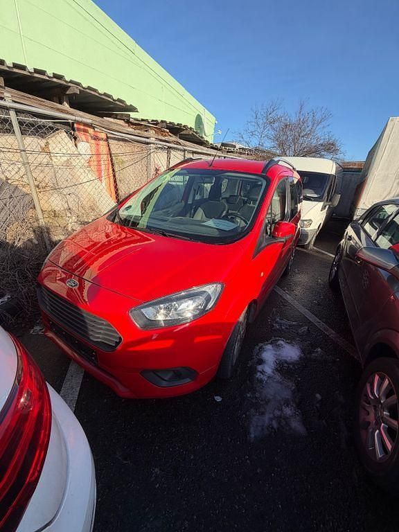 Gebraucht Ford Tourneo Courier Trend 101 PS (74 kW) 2018 Rot Van / Kleinbus
