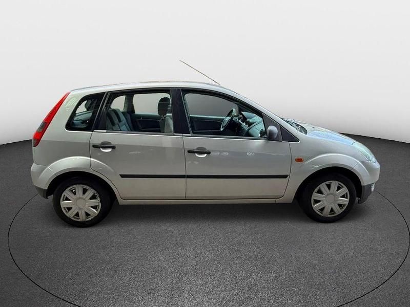 Gebraucht Ford Fiesta 69 PS (50 kW) 2003 Silber Kleinwagen