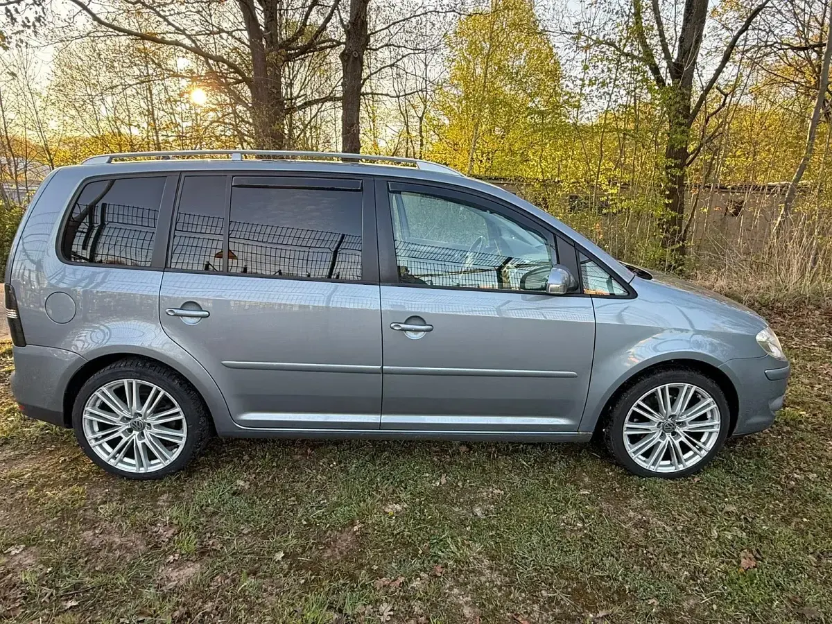 Gebraucht VW Touran 140 PS (102 kW) 2008 Grau Van / Kleinbus