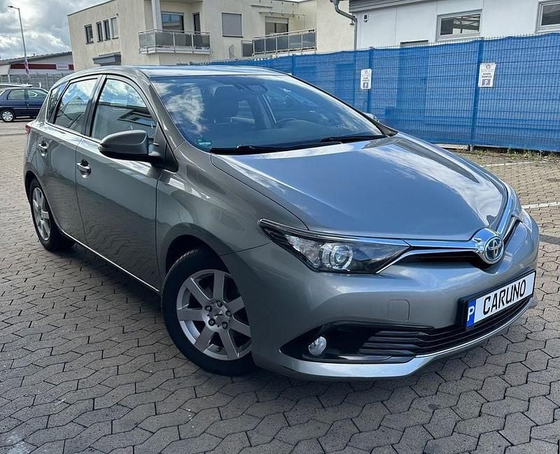Grau Gebraucht 2016 Toyota Auris Touring Sports Comfort Kombi | 9.999 € (Superpreis) - Bild 1/4