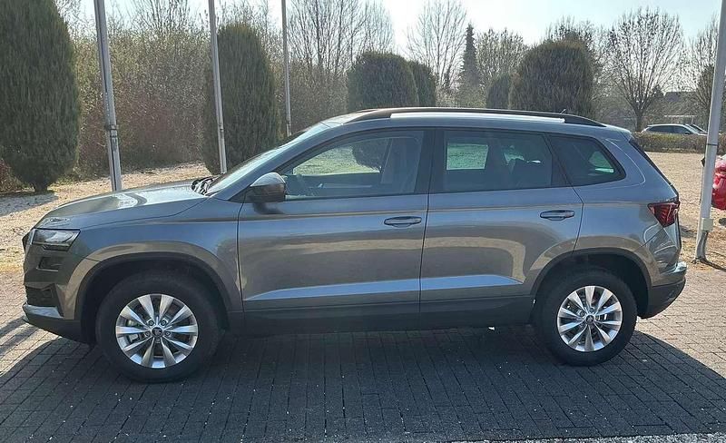 Neu Skoda Karoq Selection 150 PS (110 kW) 2026 Grau SUV