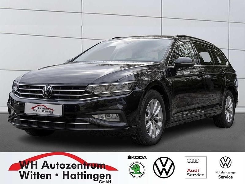 Deep black perleffekt Gebraucht 2023 VW Passat Business Kombi | 24.414 € (Fairer Preis) - Bild 1/4