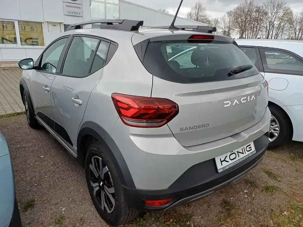 Gebraucht Dacia Sandero Expression 91 PS (66 kW) 2023 Silber SUV