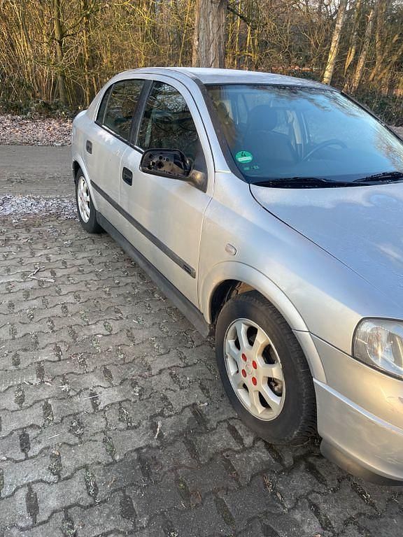 Gebraucht Opel Astra 84 PS (61 kW) 2002 Silber Limousine