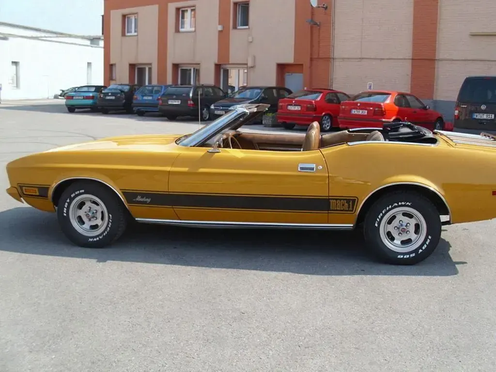 Second-hand Ford Mustang 266 CP (195 kW) 1973 Galben Cabrio