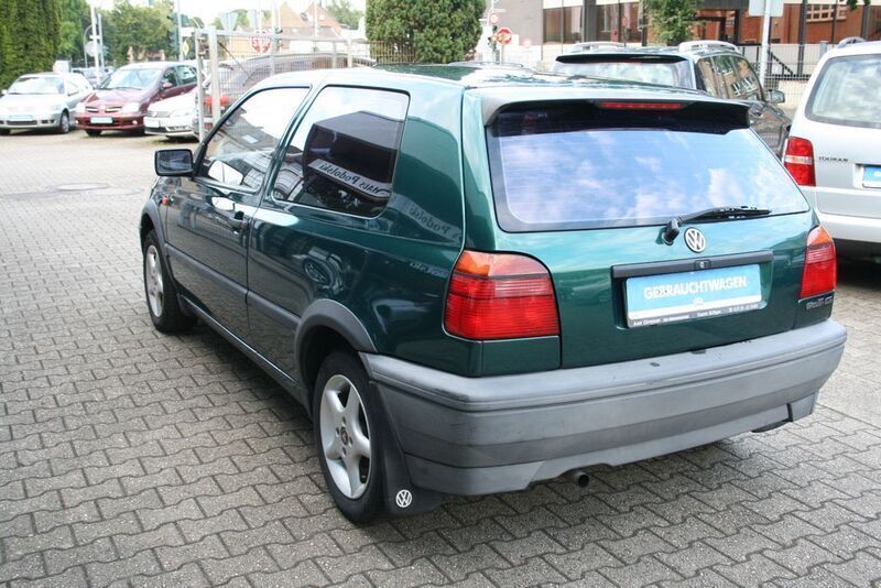 Gebraucht VW Golf III 60 PS (44 kW) 1995 Grün Limousine