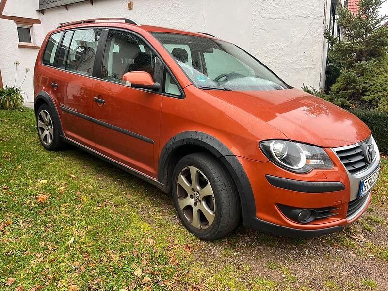 Orange Gebraucht 2007 VW Touran Cross Van / Kleinbus | 4.500 € (Fairer Preis) - Bild 1/4
