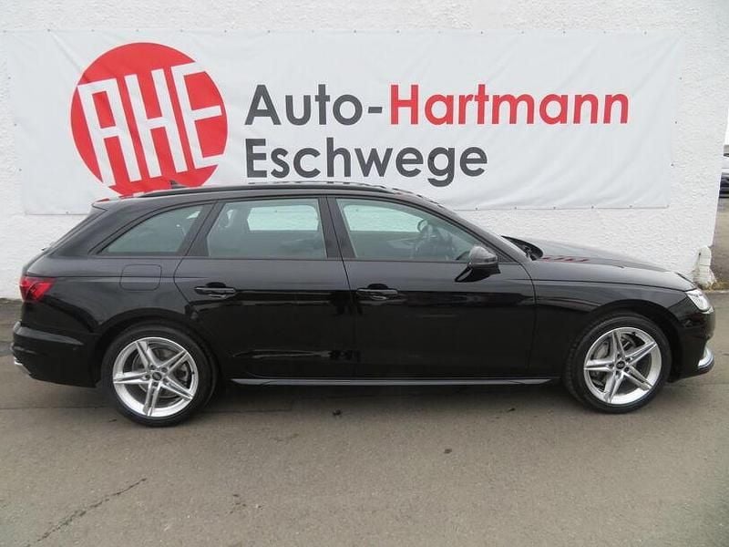 Gebraucht Audi A4 Advanced 204 PS (150 kW) 2023 Brillantschwarz Kombi