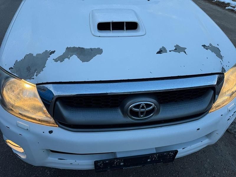 Gebraucht Toyota HiLux 171 PS (125 kW) 2011 Weiß Abholung