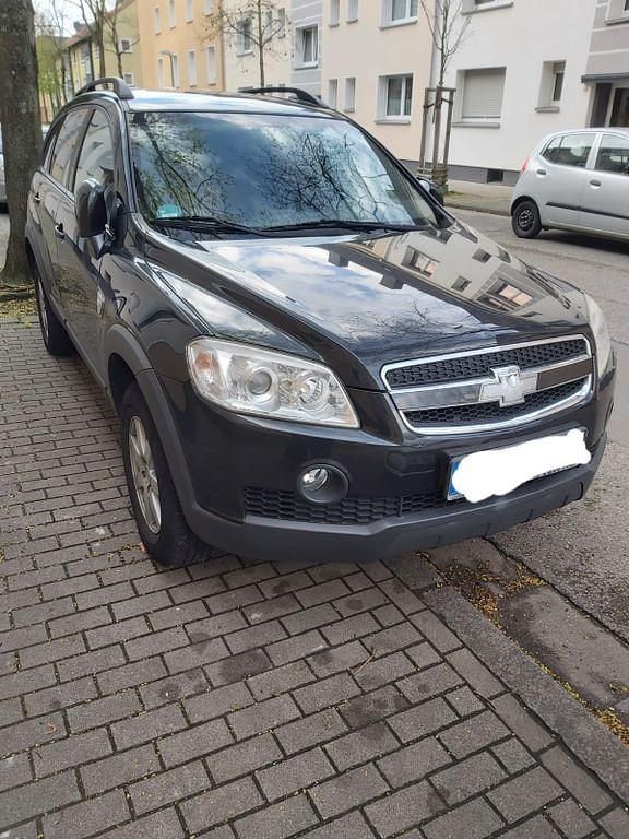 Schwarz Gebraucht 2009 Chevrolet Captiva LS SUV | 6.700 € (Teuer) - Bild 1/4
