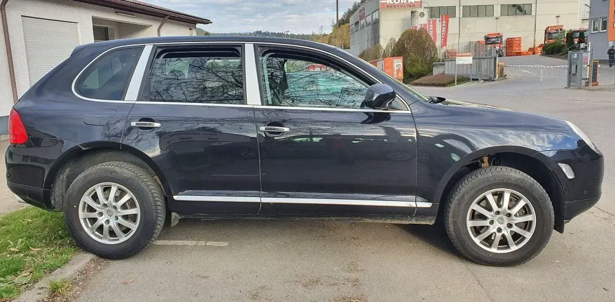 Second-hand Porsche Cayenne 250 CP (183 kW) 2005 Negru SUV
