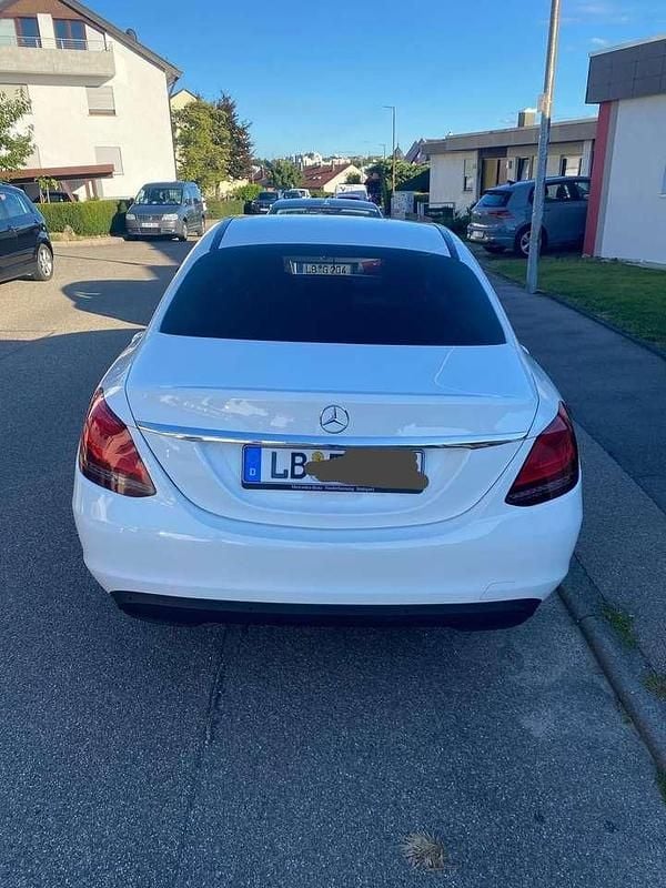 Weiß Gebraucht 2020 Mercedes C220 Limousine | 30.000 € (Fairer Preis) - Bild 1/4