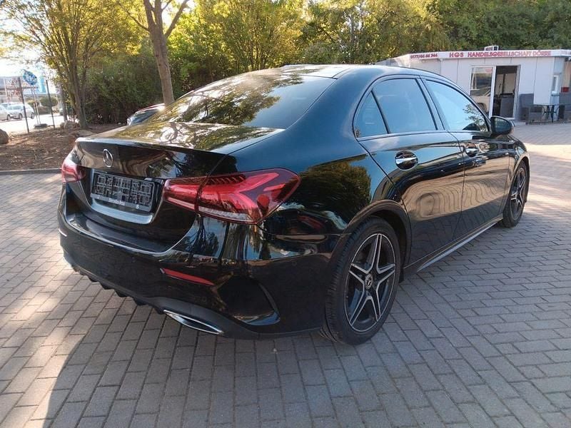 Gebraucht Mercedes A180 AMG line 116 PS (85 kW) 2020 Schwarz Limousine