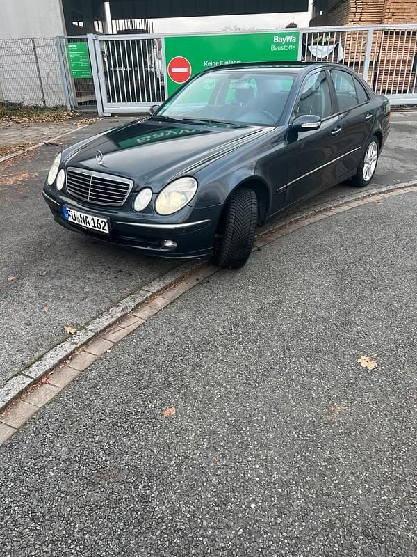 Gebraucht Mercedes E320 224 PS (164 kW) 2005 Blau Limousine