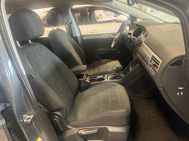 Gebraucht VW Touran Comfortline 150 PS (110 kW) 2024 Grau Van / Kleinbus
