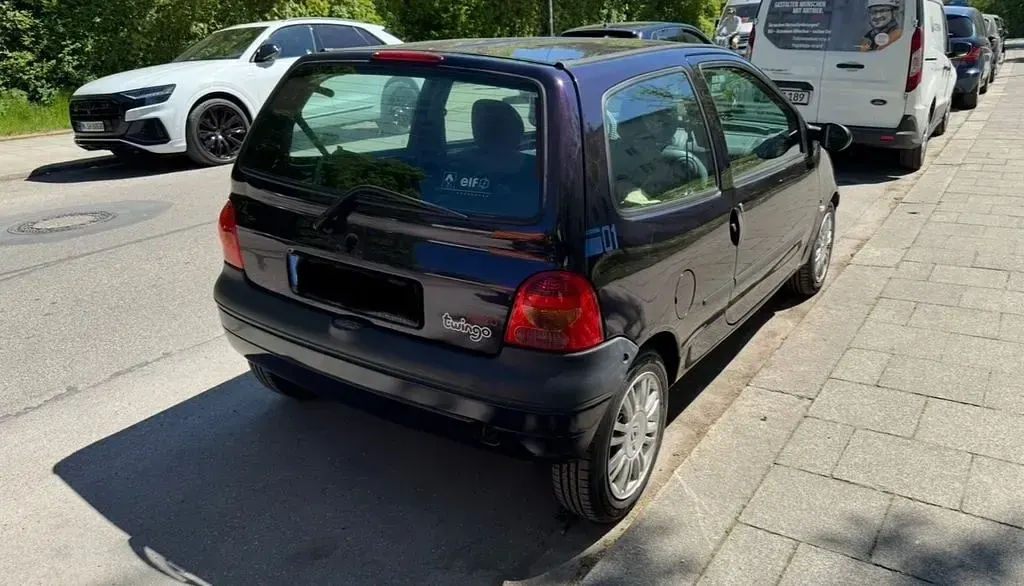 Używany Renault Twingo 75 KM (55 kW) 2004 Purpurowy Hatchback