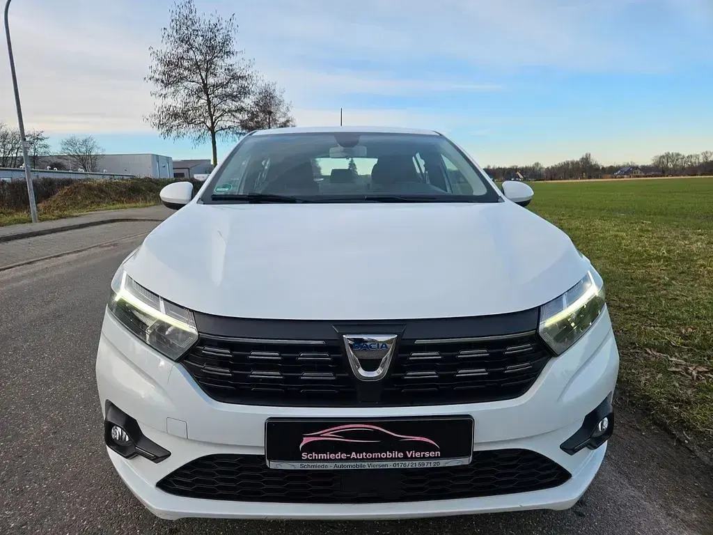 Gebraucht Dacia Sandero Comfort 67 PS (49 kW) 2021 Weiß Limousine