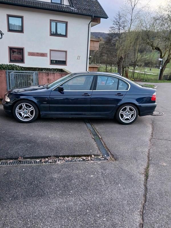 Gebraucht BMW 320 150 PS (110 kW) 2000 Blau Limousine